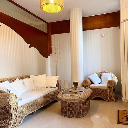 Il Villino B&B - Napoli/Pompei/Sorrento/Costiera Brusciano Exteriör bild